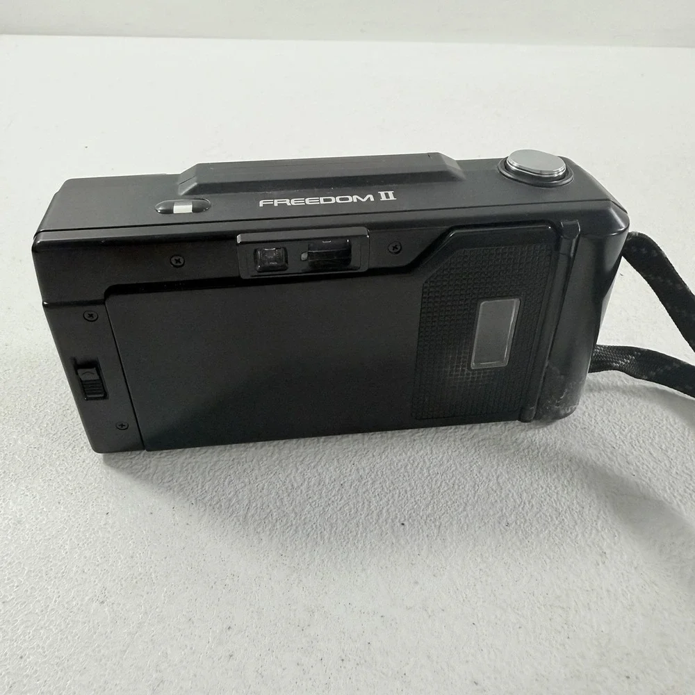 Minolta Freedom II 35mm Film Camera Point‎ Shoot AF Flash READ DESCRIPTION WORKS